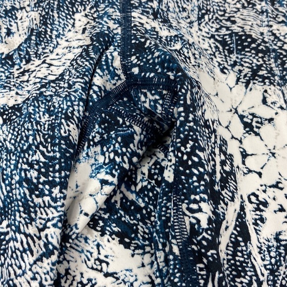 Lululemon Speed Up Tight *Full-On Luxtreme 28" Wildwood Multi - Picture 2 of 6